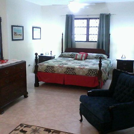 Gillys Dream Apartment Nassau Ngoại thất bức ảnh